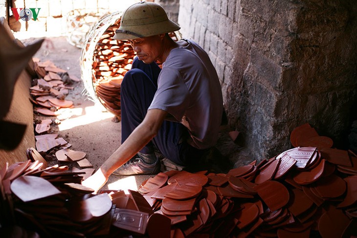 Làng gốm cổ hơn 1.000 năm tuổi bên sông Hồng - ảnh 21